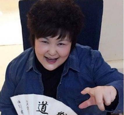 周星驰眼中的"肥婆",400斤体重一跳成名,如今暴瘦成这