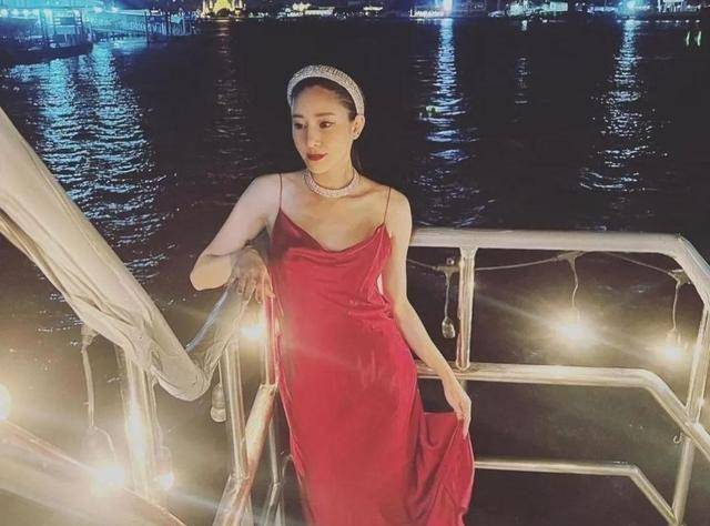 泰国女星tangmo落水画面曝光像意外落水后被他人放任溺亡的样子