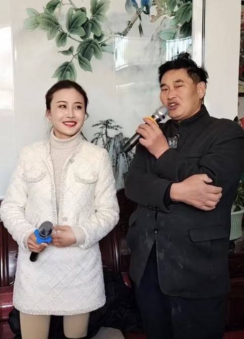 从自身实力来看,朱小伟配不上马翠霞,而明眼的网友也已经看出,马翠霞