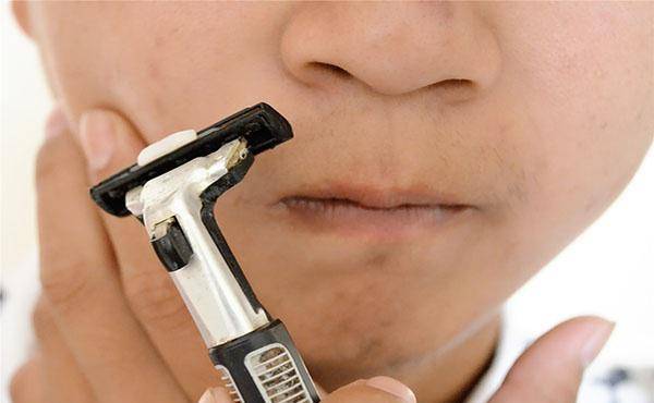 刮胡子的频率影响寿命?