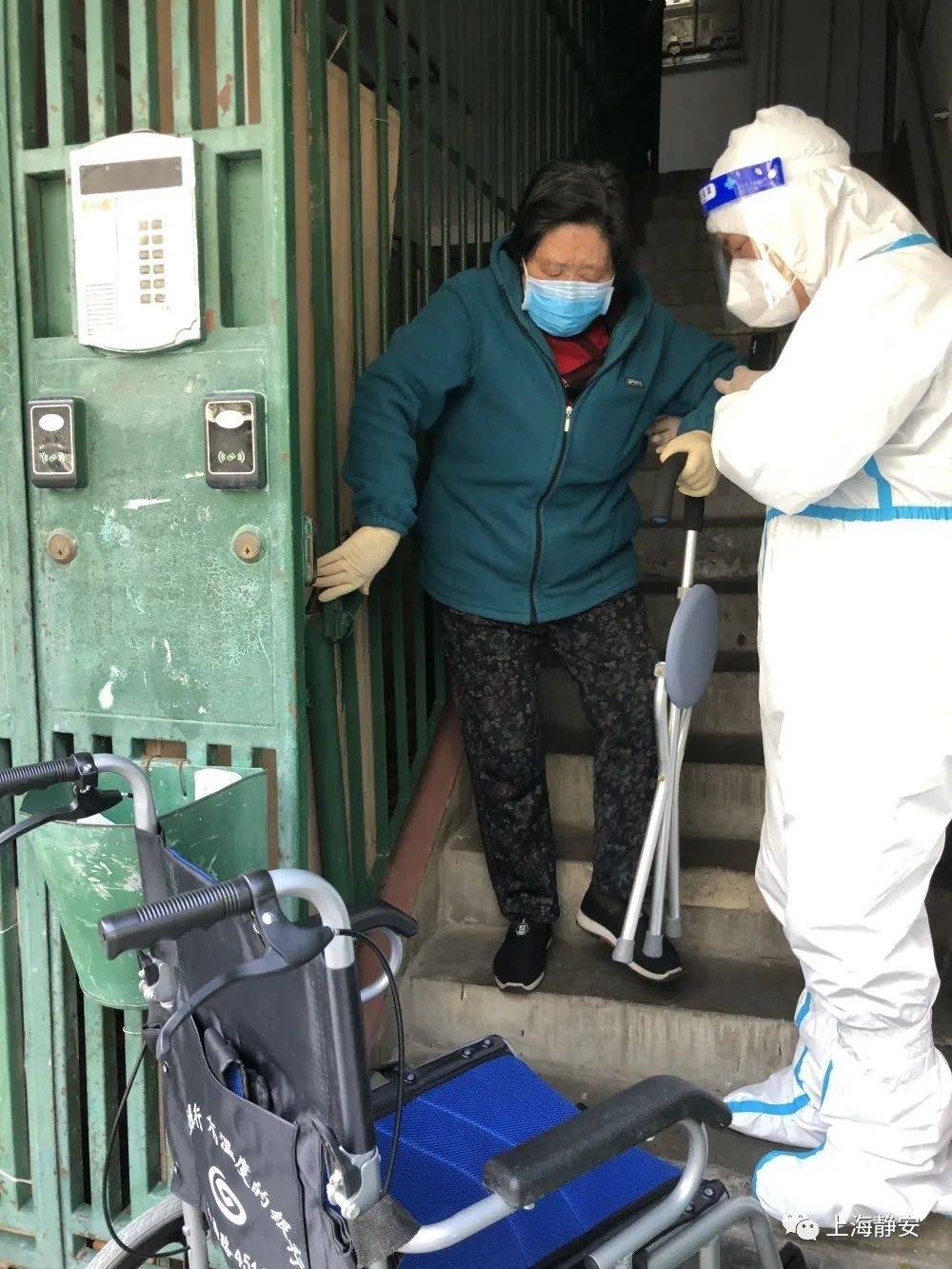 一样的防护服下,不同色彩的ta们→_疫情_一线_的力量