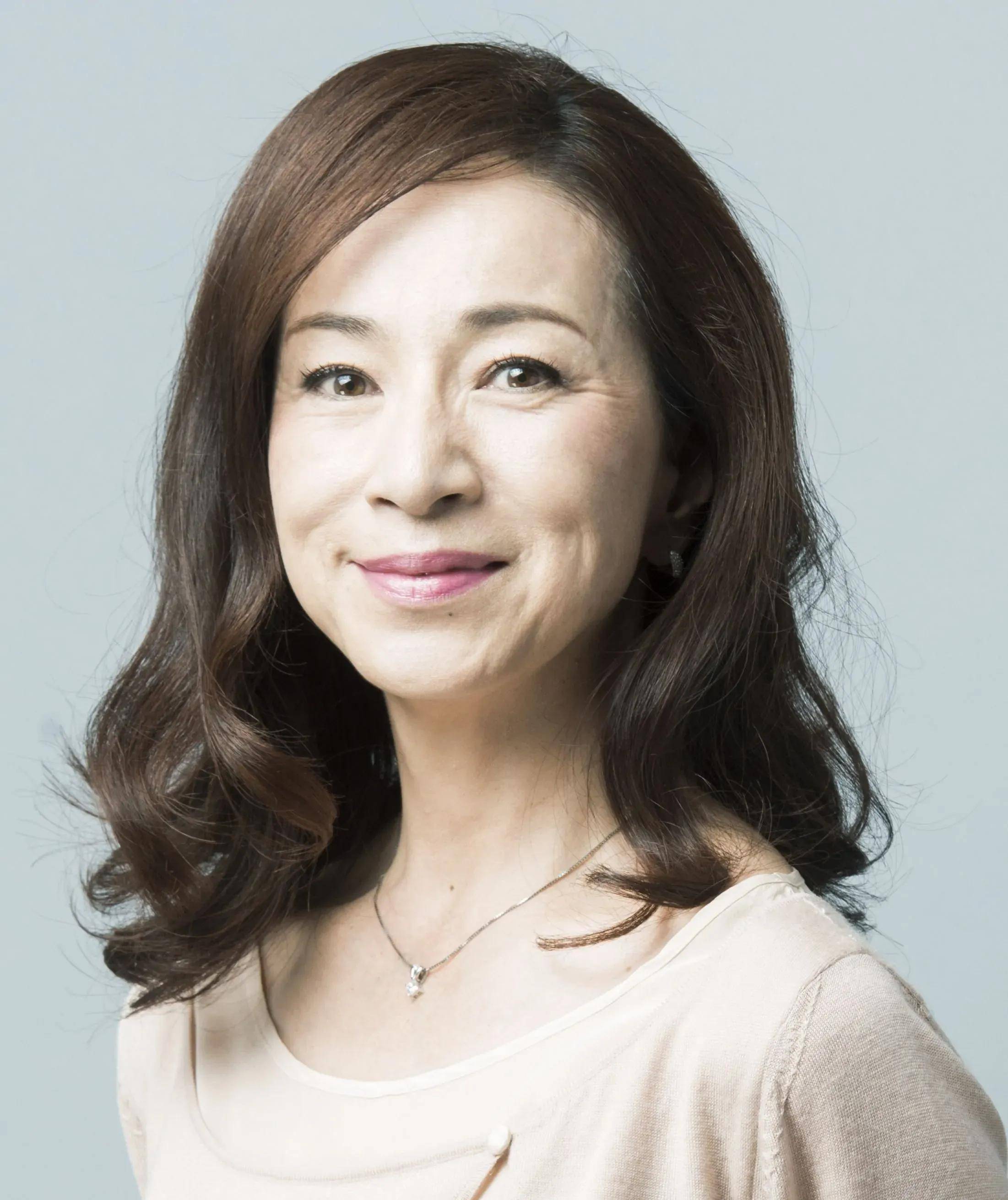②原田美枝子80年代日本最具代表性的歌手,被称为"元祖歌姬".