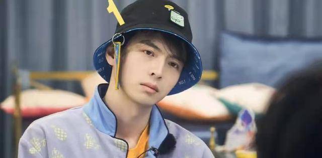 郭文韬是《名侦探学院》开始几期后才加入到"南波万"这个大家庭,对于