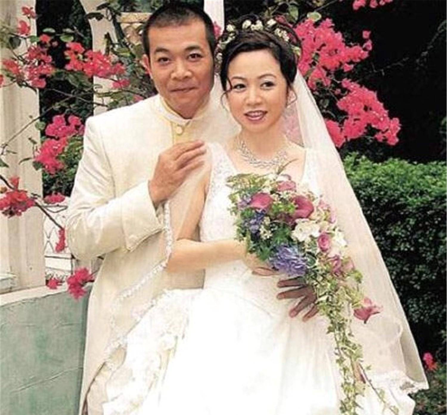 原创52岁薛仁贵吴毅将与妻子结婚17年仍恩爱如初如今长这样