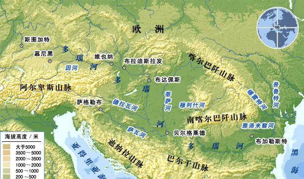 从地形上看,当时占据了亚洲大陆几乎一半地区的俄国,地形由西向东几乎