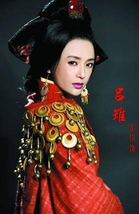吕后剧照楚汉相争时,刘邦被项羽射伤,箭伤经常复发折磨着自己的身体