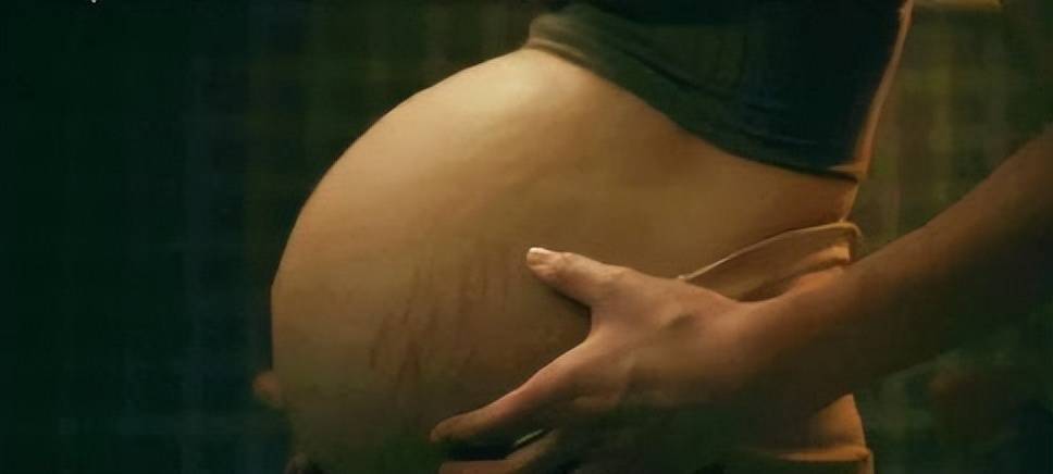 电视剧中女主孕肚超逼真！妊娠纹清晰可见,不愧为最真的假孕肚