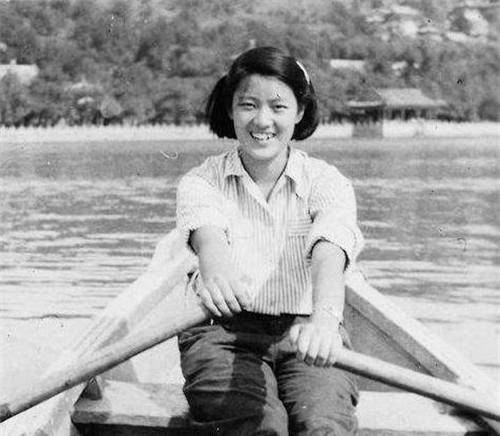 怀着孩子却被狠心丈夫抛弃,生一家喻户晓的女儿_谈雪卿_陈度_章含之