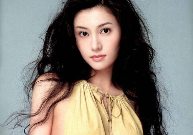 原创王菲李嘉欣告诉你女人在爱情上立于不败之地的原因