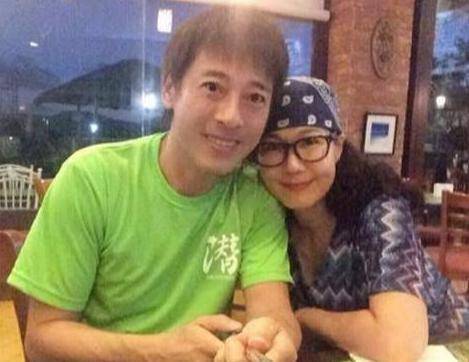 原创与成龙情人痴缠和万绮雯厮守的吕颂贤为何娶了丑女麦景婷