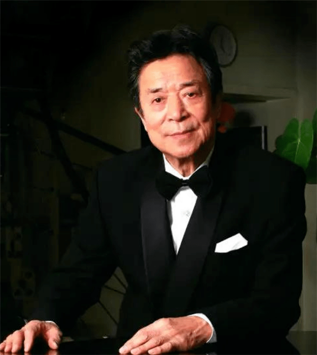 3月13日,中国抒情男高音歌唱家,歌剧表演艺术家李光羲去世,享年93岁.