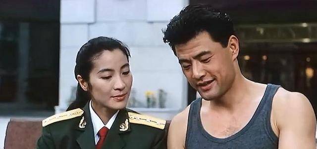 从1989年进入香港影坛,到1993年出演《超级计划》之间,于荣光一共参与