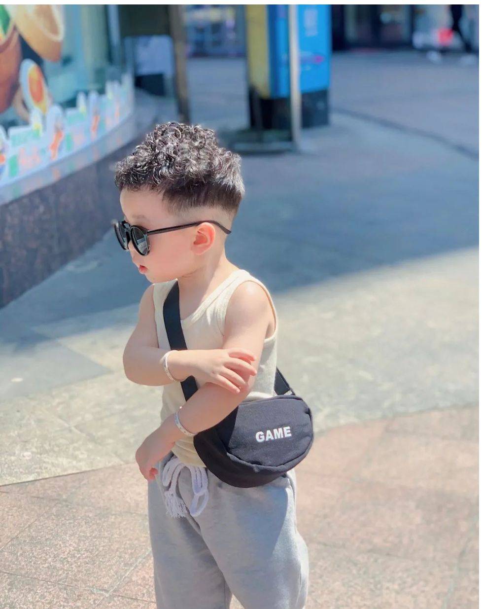 小男孩发型14款很火很帅气这个夏天你儿子值得拥有
