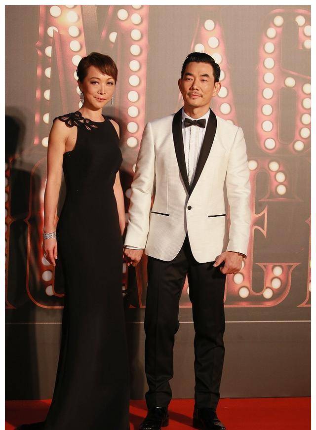 两人婚后先后生下一女一子,如今女儿rati已经15岁,儿子cody也已经12岁