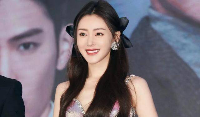 张天爱想靠浪姐翻红,直角肩让人议论,和邓超金晨往事重提_宣传_剧里