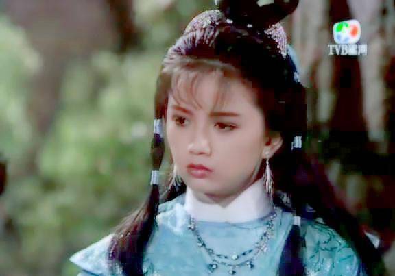 1990年,曾华倩在台湾拍摄了电视剧《希望之鸽,是曾华倩的代表作,和