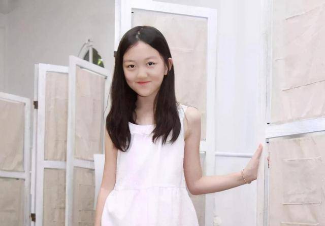 有种"蜕变"叫李嫣,摆脱兔唇后判若两人,网友:女大十八变?