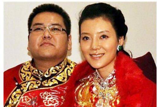 22岁身价超百亿,花5000万娶车晓,山西首富李兆会如今