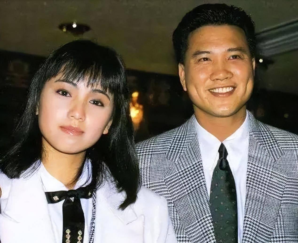 原创20年后再看万梓良的境况娶了河南空姐郭明黎是他最正确的选择