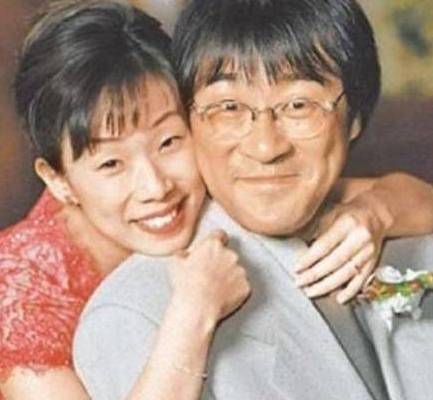原创60岁李宗盛再婚娶33岁娇妻妻子颜值一般却气质温婉