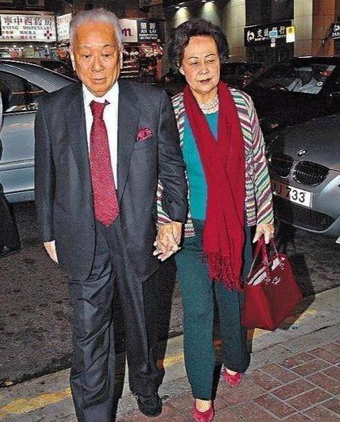 许晋亨母亲简剑勋被老公宠一生坦言更想刘嘉玲何超琼做儿媳