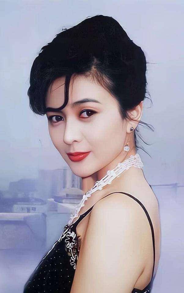 关这位香港第一美女曾经风靡一时永不过时魅力无穷
