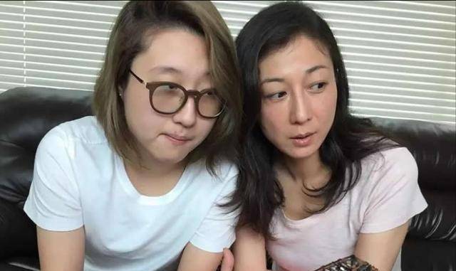 成龙女儿吴卓林:父亲抛弃,母亲家暴,现实版"被嫌弃的"