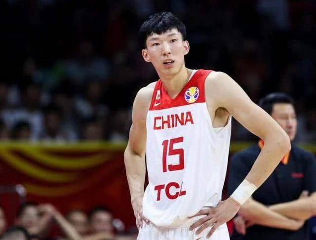 周琦增重34斤,近照手臂孔武有力,吨位超越波神_体重_新疆_cba