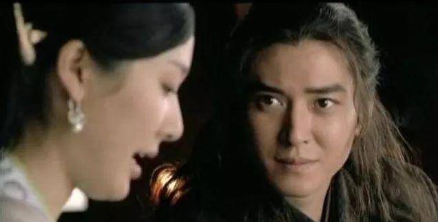 桃花山大当家李忠来替周通报仇,却发现揍周通的竟是老相识,两相厮认