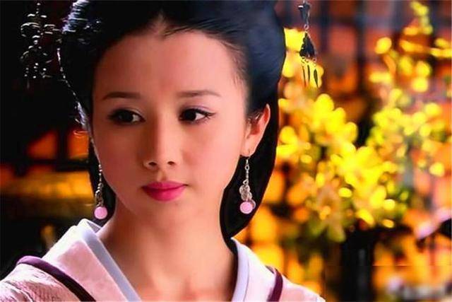 青宁是刘恒的第一任王后,她原本是吕后派到代国的细作,精通鸟语,但