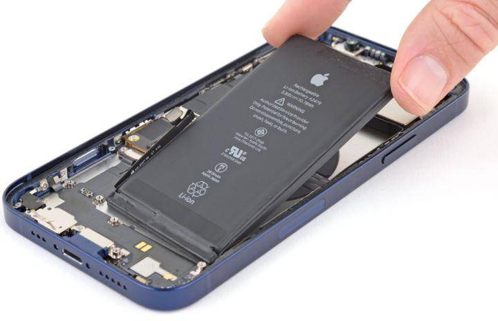 豪横！苹果：iPhone14之前的机型 3月1日后 保外电池服务费加 169 元