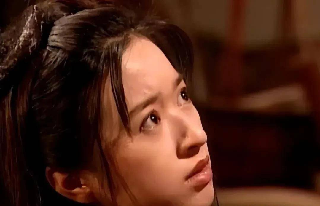 恨锁金瓶上映28年，演员有人潇洒度日，有人黯然离世