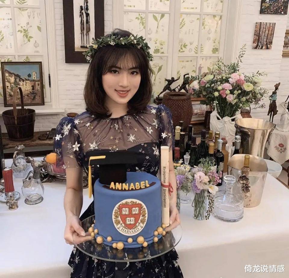 华为能改手机铃声吗
:“华为二公主”姚安娜，官宣出道做女明星，网友：能混出来吗？