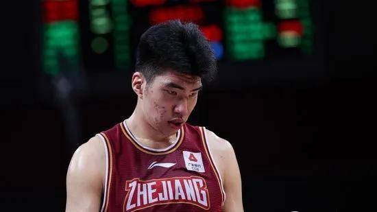 官宣！曾凡博、余嘉豪签约出名经纪公司，和NBA球队司理零丁试训