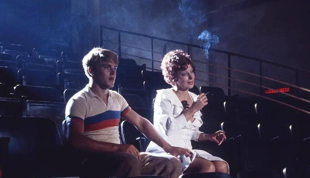 �����岿�����С�ڵ�Ӱ��Ů����ֵ���ߣ�����͵͵��