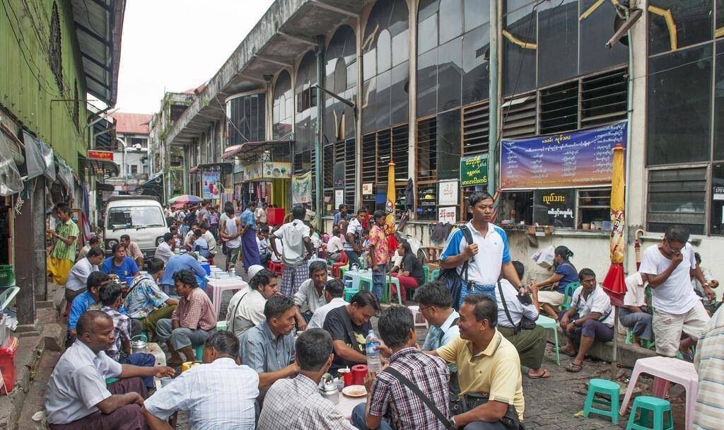 缅甸人用华为手机
:去缅甸打工，月入1.1万人民币是什么水平？能过上怎样的生活？