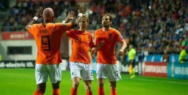 欧预赛荷兰困难前行位居小组第三！缺席两届大赛此次能否突围？