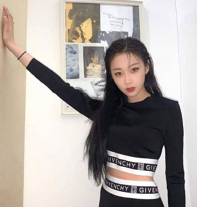 ����4���£�aespa�ߵ���������Ʒ���ԣ��ɸ���BLACKPINK ...