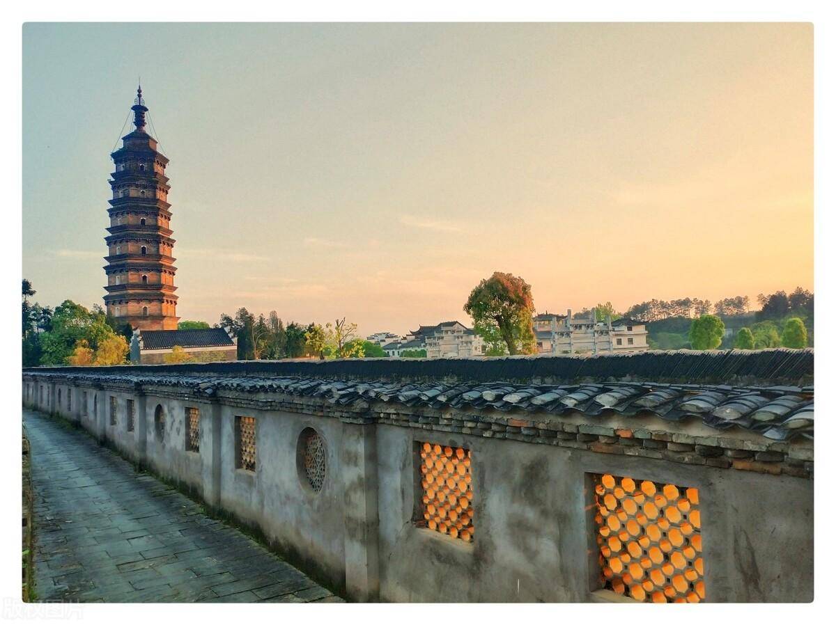 ������һ��������У���������ǧ����򣬱Ⱦ����徻������ ...