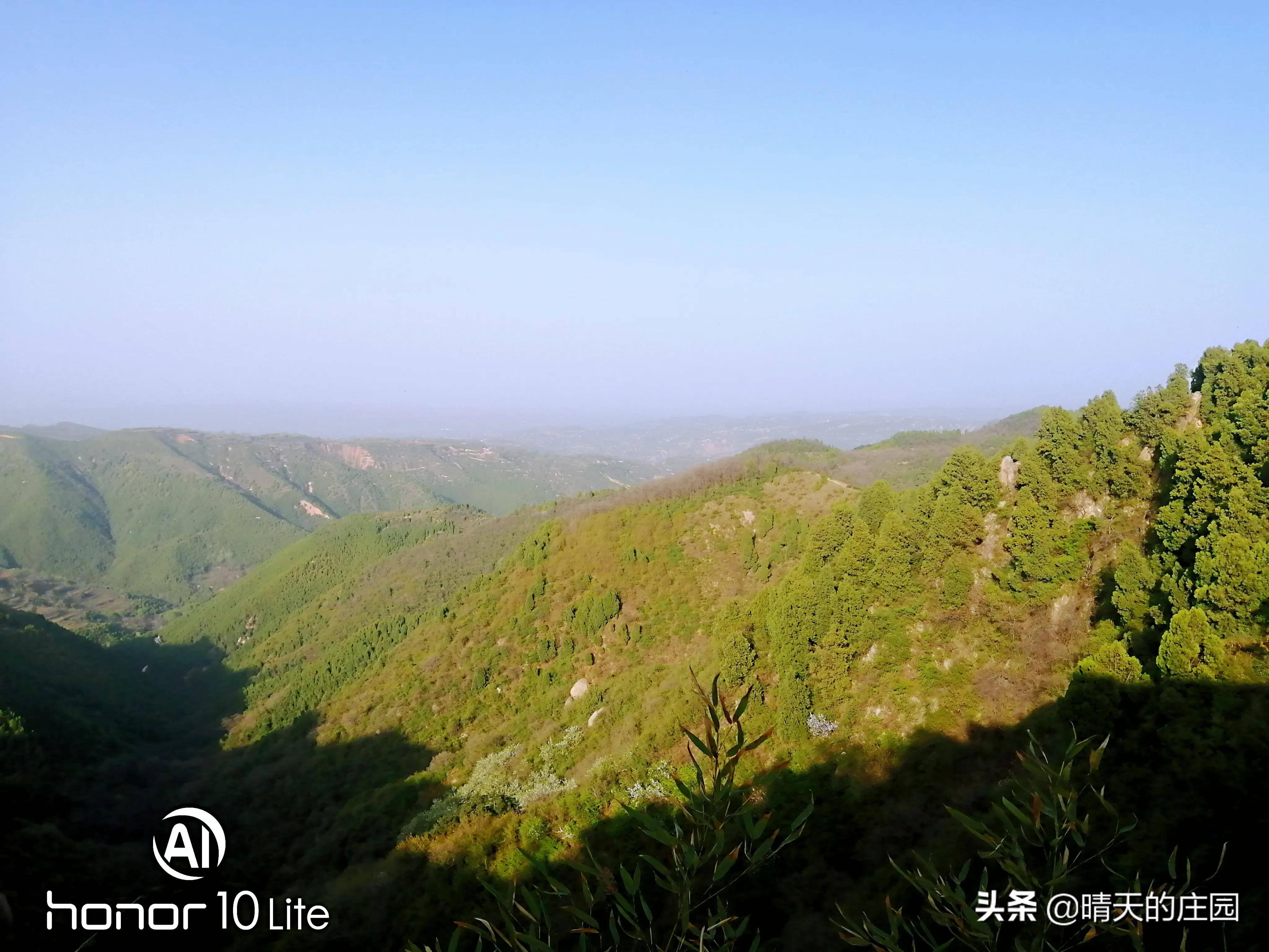 在人迹罕至的小山头，看我发现了什么？​与杜甫有关的