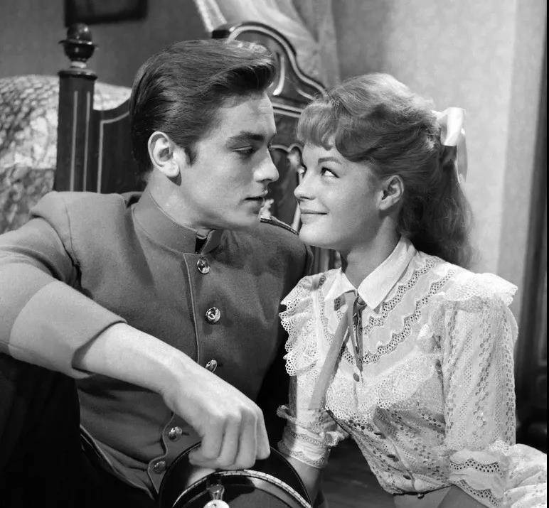 ����·�����͡����繫������Ů����������Щƽ���ġ������� ...