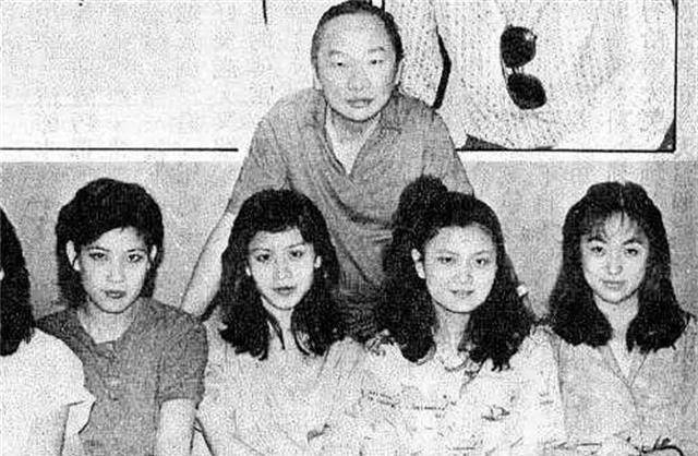 古龙48年人生：喝最烈的酒，玩最利的刀，恋最美的人，却活的悲凉