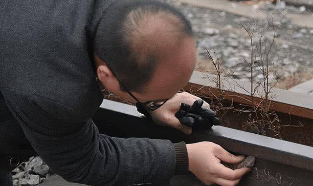 我国仍在用的清朝钢轨，至今还没有生锈，专家：每一根都是文物