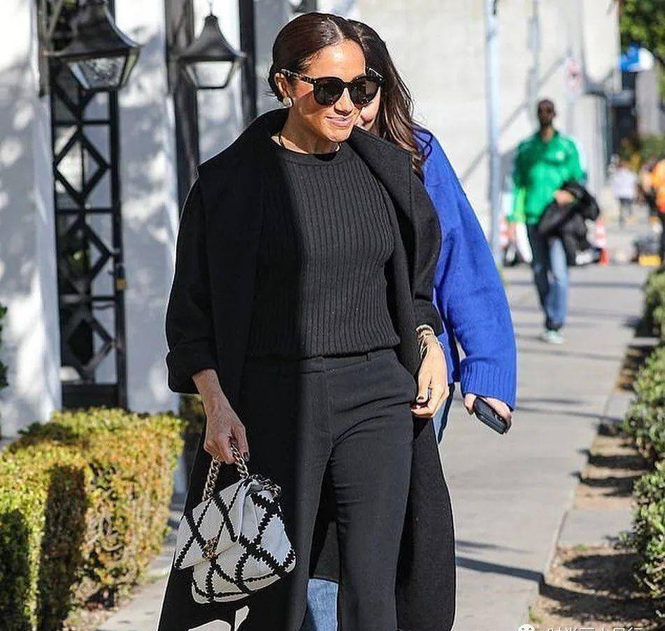 Ӣ�����ҽṹ��䣡÷����һ�Զ�Ů��ʽ��Ϊ���Ӻ͹��� ...