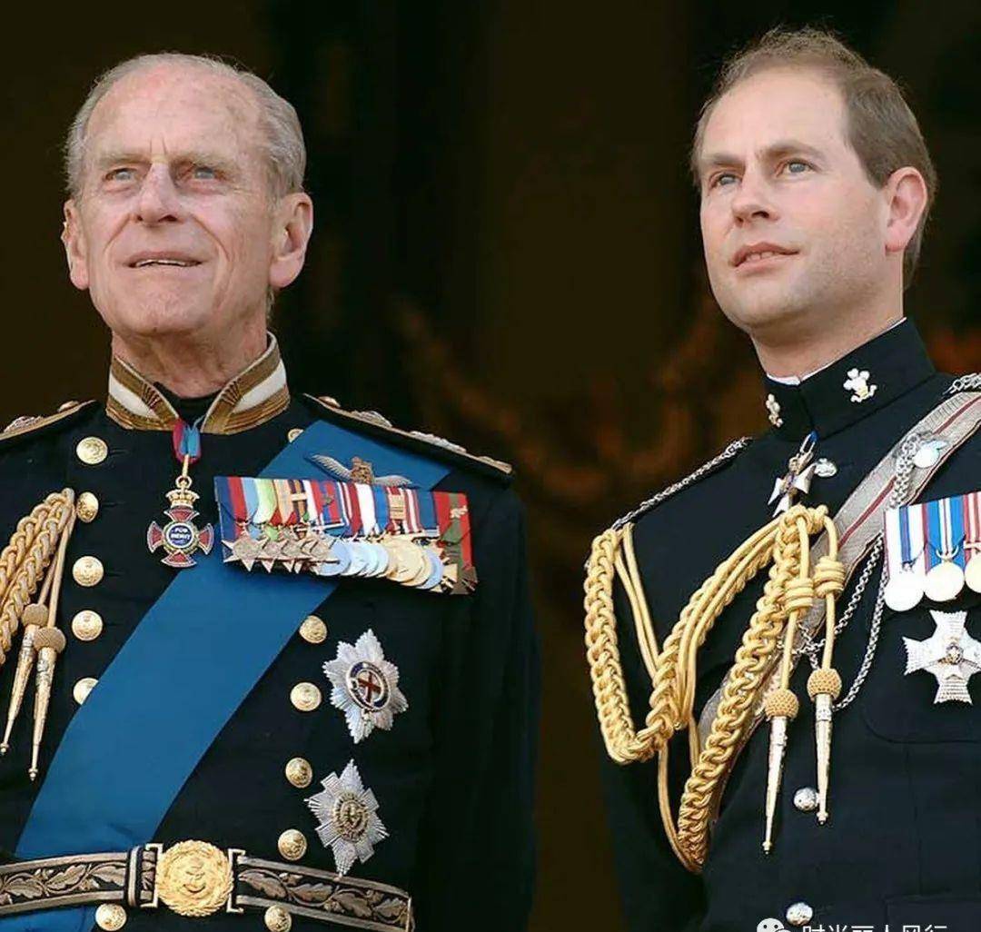 Ӣ�����ҽṹ��䣡÷����һ�Զ�Ů��ʽ��Ϊ���Ӻ͹��� ...