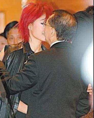 ����Ȧ�������ܳɵķ���ʷ���������ص�Ů������