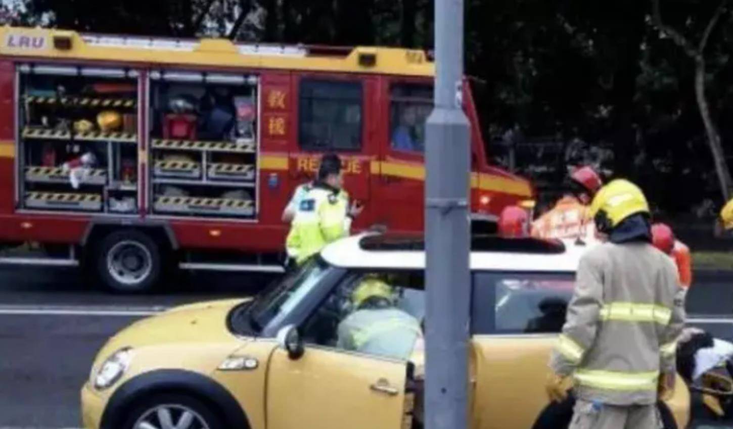 2015年，香港传授成心在车内放2个瑜伽球，妻女开车“不测身亡”