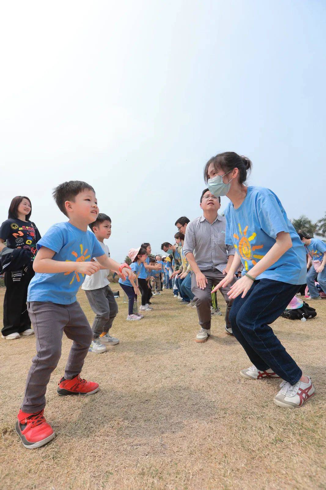 “春暖花开，我们在一路”——诺亚舟雅筑幼儿园百万葵园亲子春游