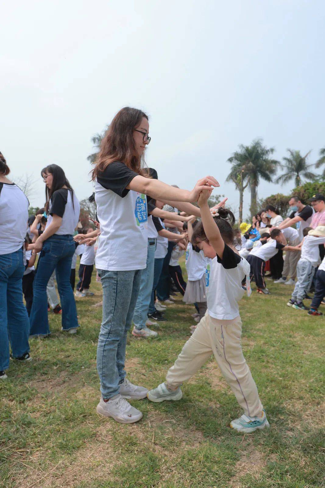 “春暖花开，我们在一路”——诺亚舟雅筑幼儿园百万葵园亲子春游