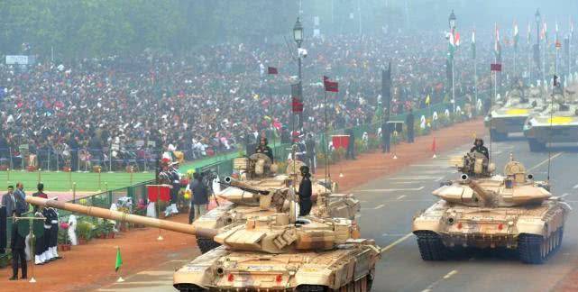 印度公布世界军事十强国家新排名，网友：实在让人有些惊讶！